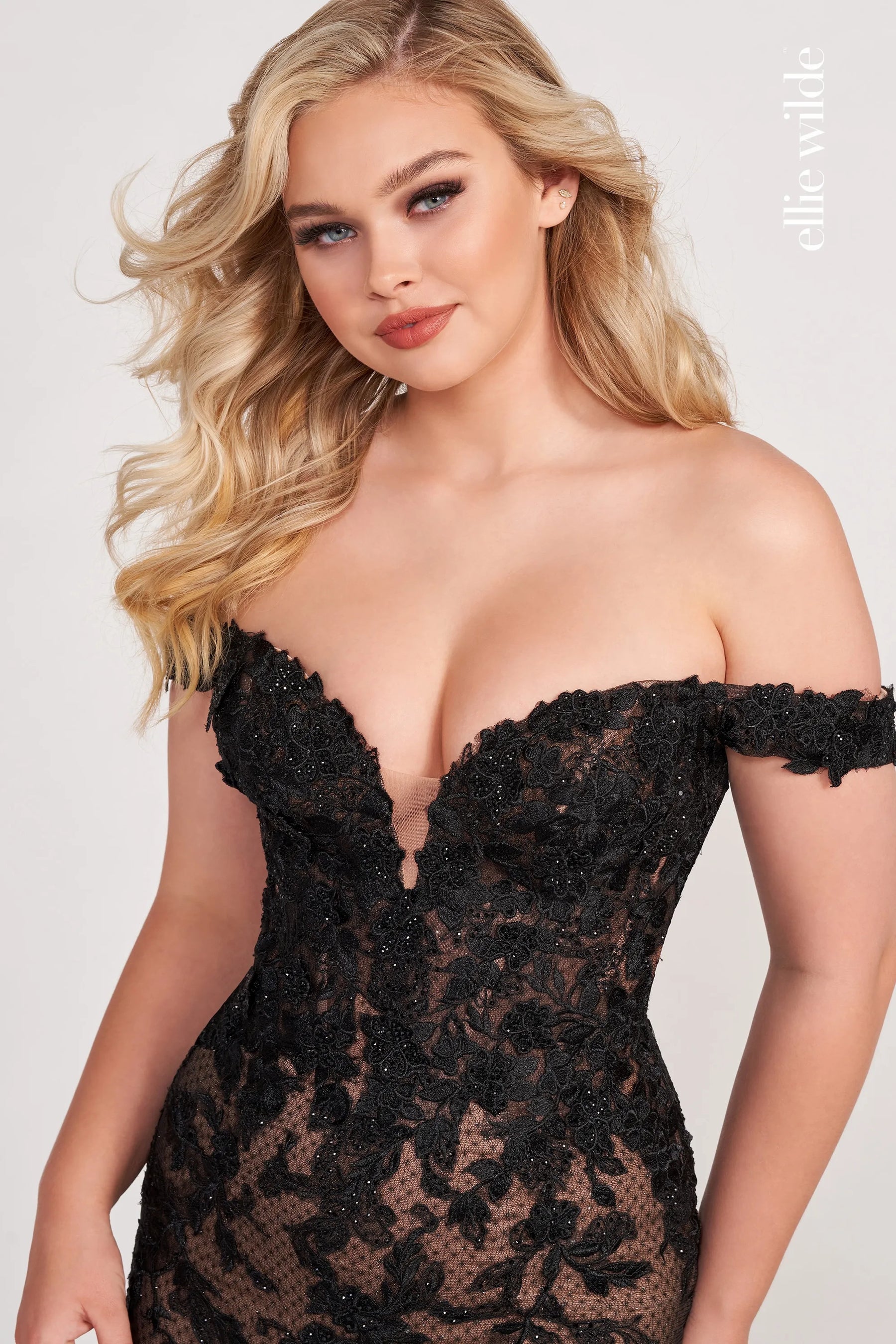 Embroidered Lace 3D Flower Mermaid Gown