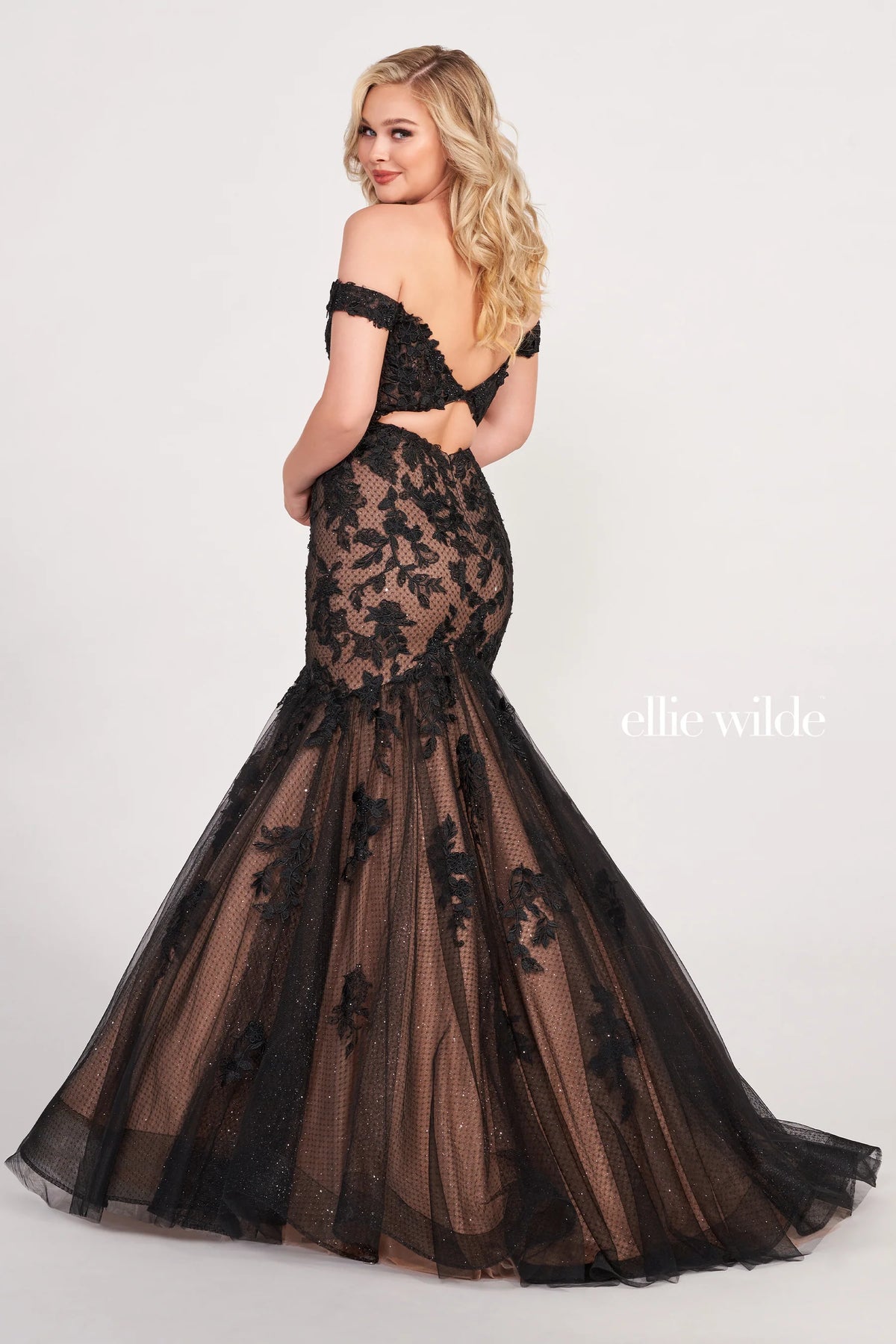 Embroidered Lace 3D Flower Mermaid Gown