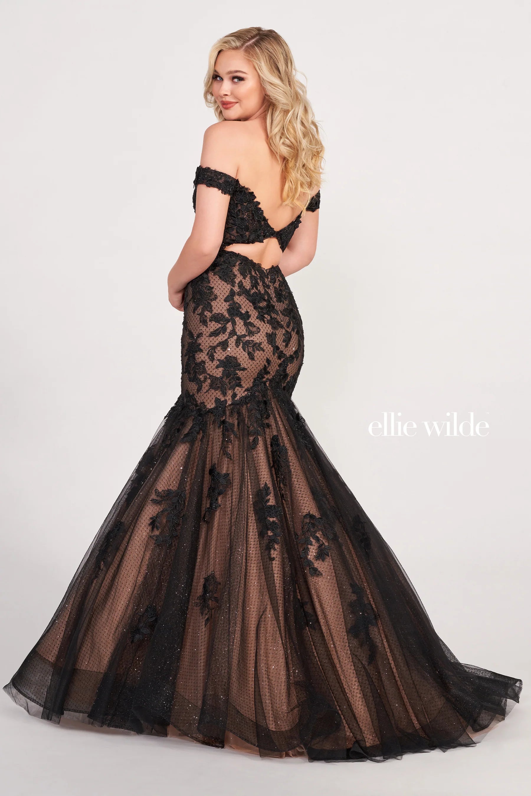 Embroidered Lace 3D Flower Mermaid Gown